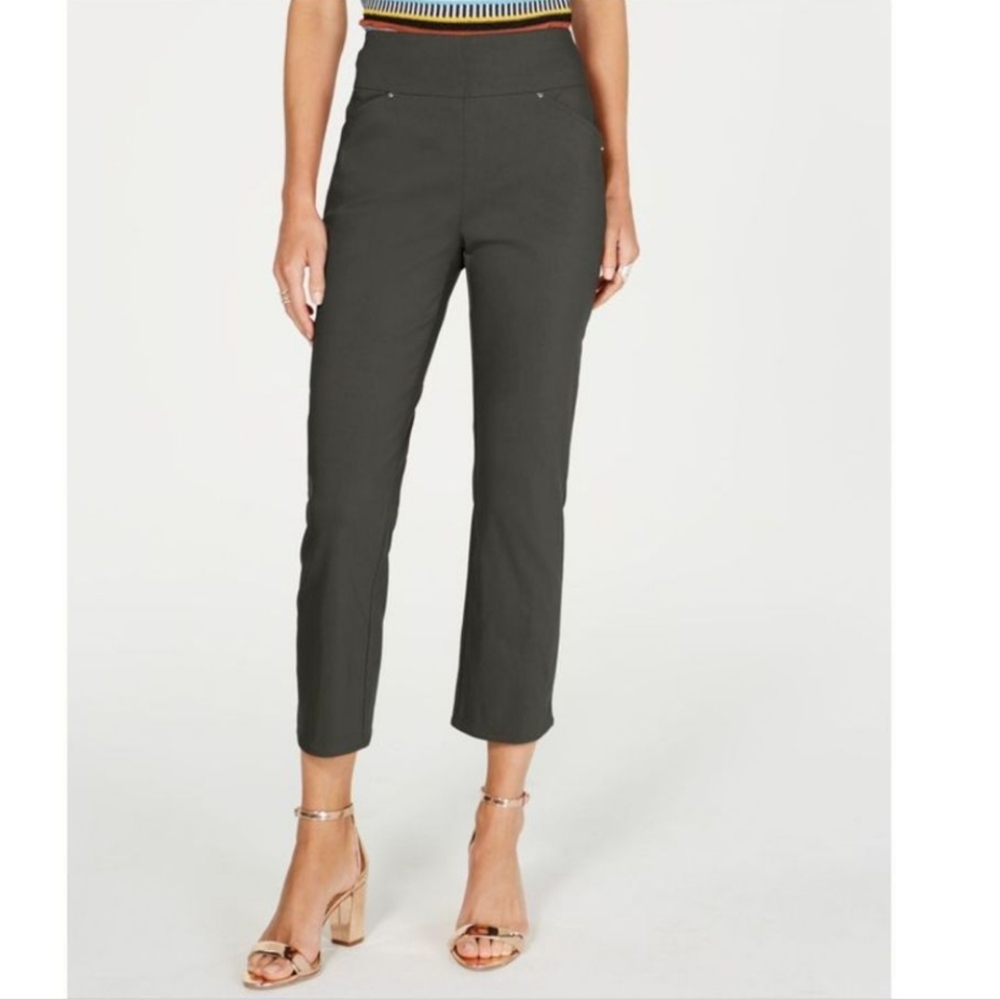 Women's Grayish INC Skinny Leg Mid Rise Cropped Pants In Size 4